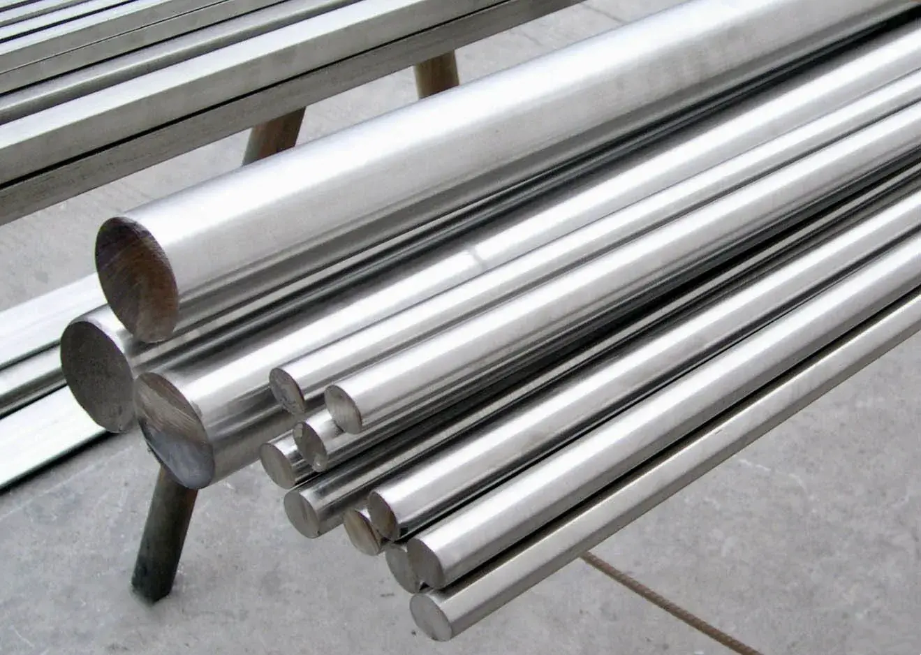 Effects of different heat treatments on the organization and mechanical properties of ADC12 die-casting aluminum alloy